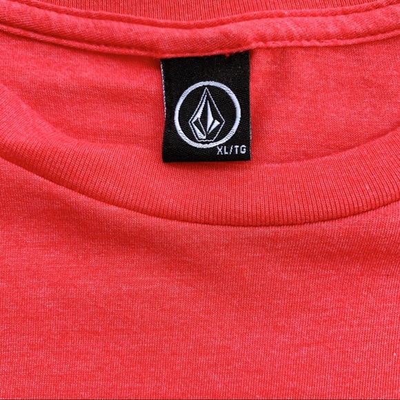 Volcom t-shirt NWOT - Picture 2 of 3